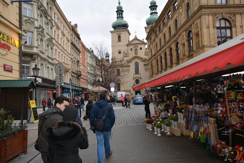 Historic Centre Apartments VI Praha Bagian luar foto